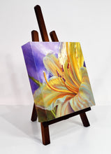 Load image into Gallery viewer, Yellow Stella Lily original oil painting on easel facing right by Pat Cross.
